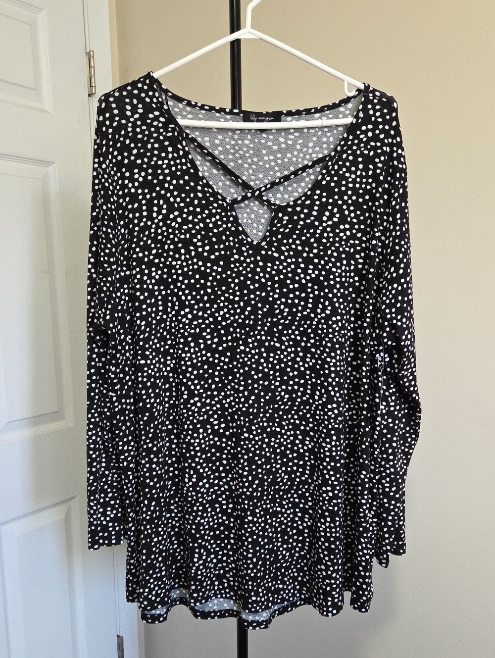 Nwt Lily Morgan Black/White Dot Crisscross V-Neck Long Sleeve Tunic